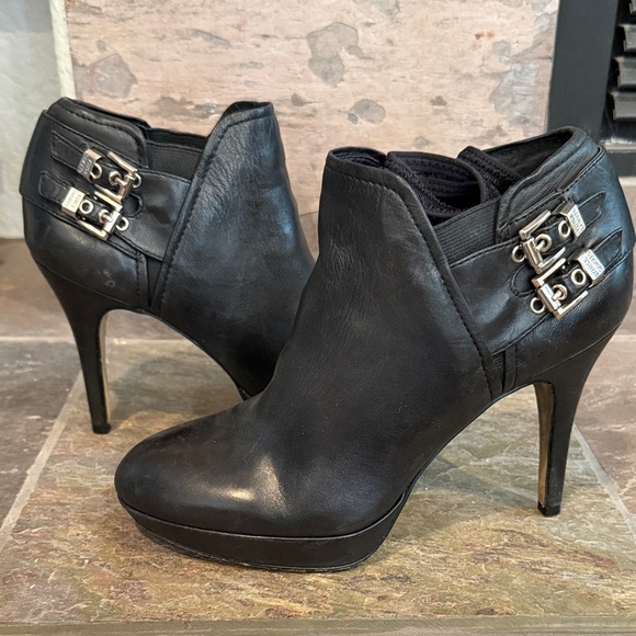 Vince Camino Chic Black Leather Heeled Boots with Buckle Detail size 8 - Picture 2 of 8